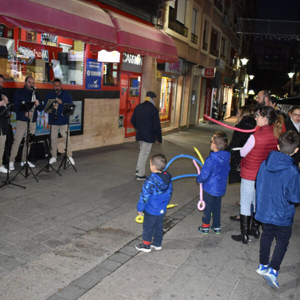 Viernes Negro en Puertollano: Una Jornada de Compras, Conciertos y Entretenimiento Familiar