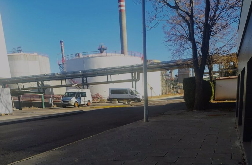 CCOO celebra victoria legal: reconocen plus de peligrosidad a empleada de limpieza en Repsol Puertollano