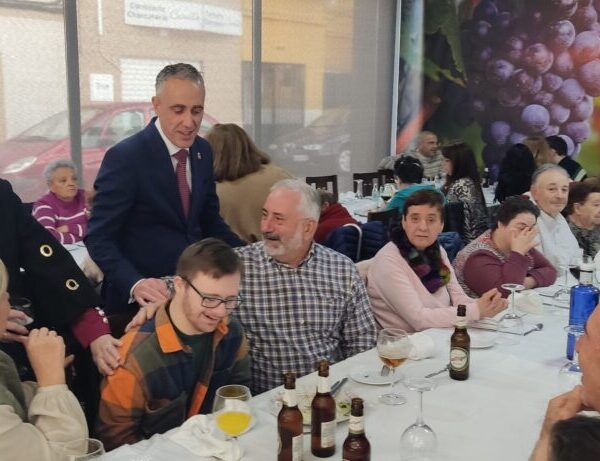 Celebración del Día de la Discapacidad: El Alcalde y los Asistentes de los Centros de Día de Fundación Fuente Agria Comparten un Día de Reconocimiento y Alegría