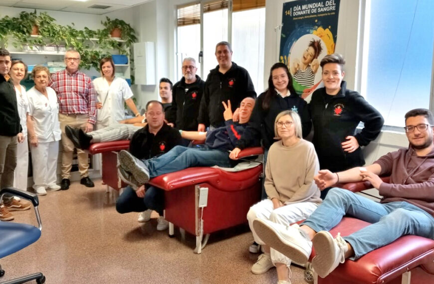 Cofrades de la Virgen de los Dolores se unen a la causa de los donantes de sangre en emotiva jornada solidaria