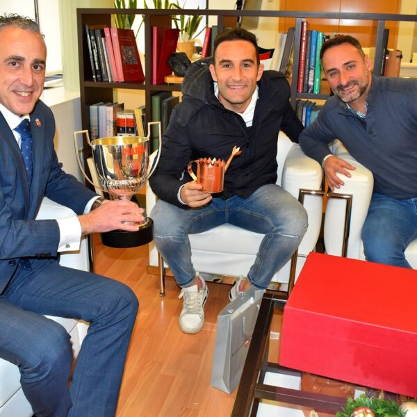 Dámaso Arcediano Inspira a Miguel Ángel Ruiz: Un Paso Más Cerca de Primera División tras el Reconocimiento con el Premio Marca