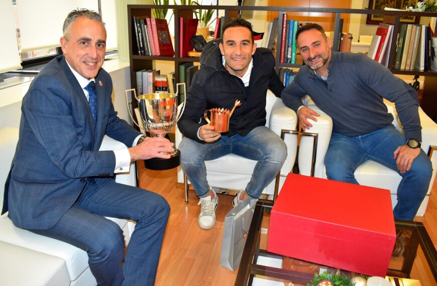 Dámaso Arcediano Inspira a Miguel Ángel Ruiz: Un Paso Más Cerca de Primera División tras el Reconocimiento con el Premio Marca