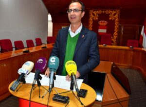 Despedida del Año con Estilo: Tren Turístico, Vídeomapping, Cartero Real y Uvas Matinales en la Navidad 2023