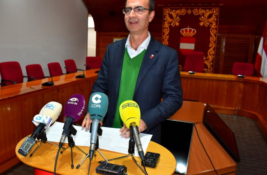 Despedida del Año con Estilo: Tren Turístico, Vídeomapping, Cartero Real y Uvas Matinales en la Navidad 2023