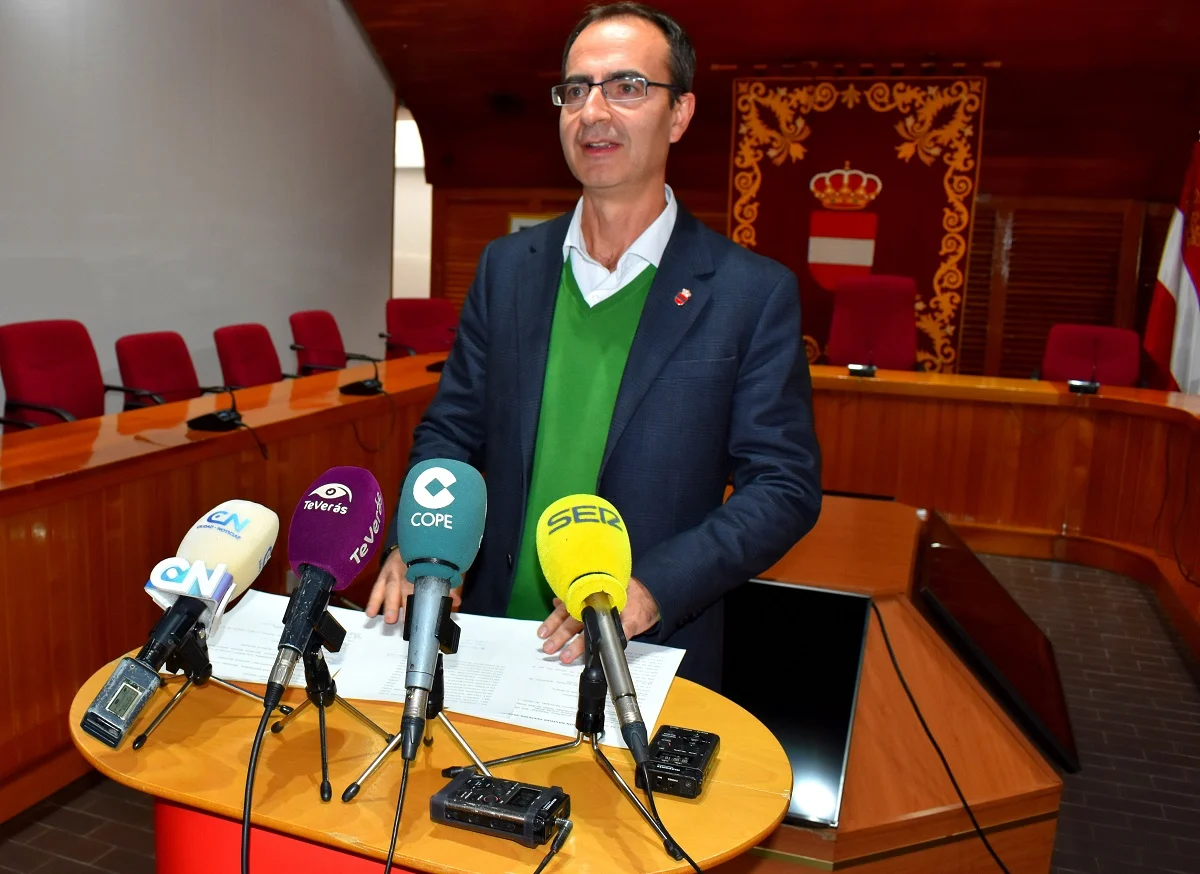 Despedida del Año con Estilo: Tren Turístico, Vídeomapping, Cartero Real y Uvas Matinales en la Navidad 2023