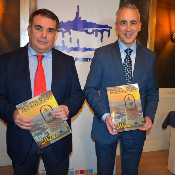 El Alcalde Celebra la Iniciativa de ‘Ediciones Puertollano’ Durante el Lanzamiento del Anuario 2022
