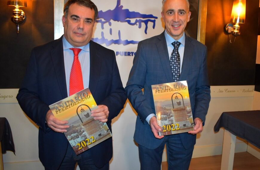 El Alcalde Celebra la Iniciativa de ‘Ediciones Puertollano’ Durante el Lanzamiento del Anuario 2022