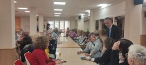 El Alcalde Envía Calurosos Saludos Navideños a los Residentes de los Centros de Mayores
