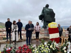 Homenaje a la mujer minera en la festividad de Santa Bárbara en Puertollano con una muestra de unión institucional