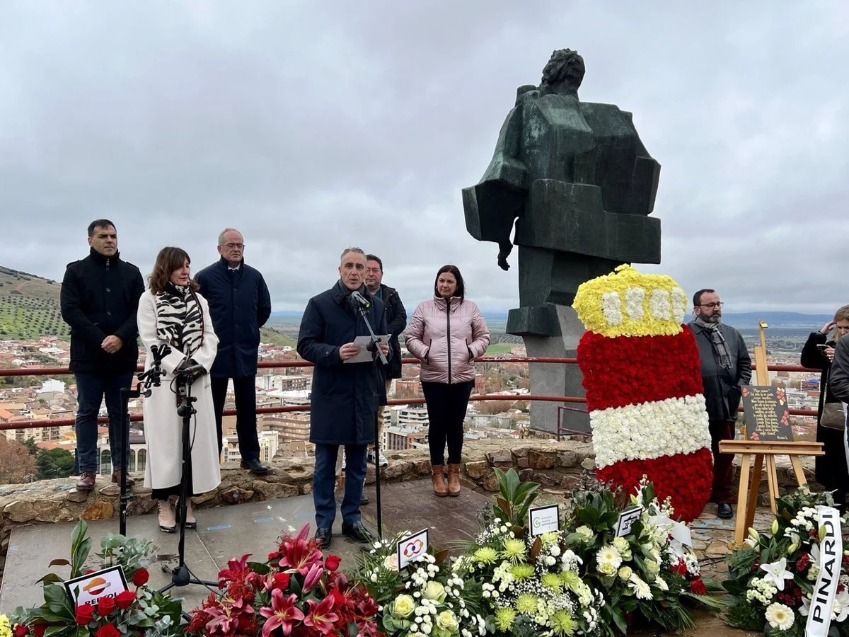 Homenaje a la mujer minera en la festividad de Santa Bárbara en Puertollano con una muestra de unión institucional