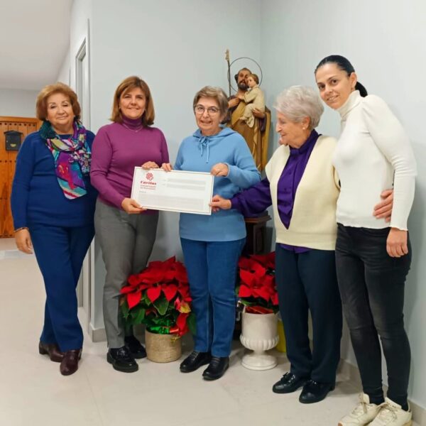 Mercadillo Solidario genera 3.200 euros para Cáritas Interparroquial