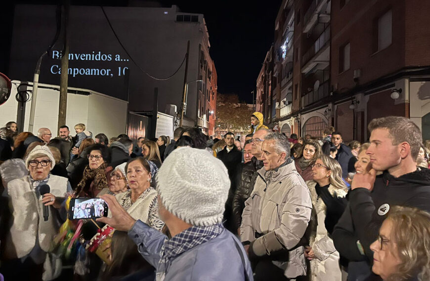 Miguel Ángel Ruiz aplaude a la Comunidad Campoamor 10 por su dedicación a embellecer la Navidad en Puertollano