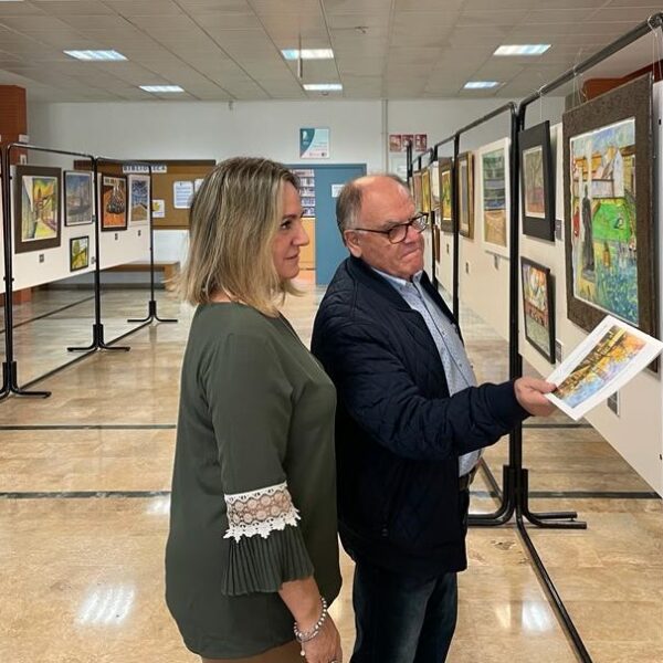 Paco Camacho Revela los Secretos de ‘La Mancha Infinita’ en su Nueva Exposición del Centro Cultural