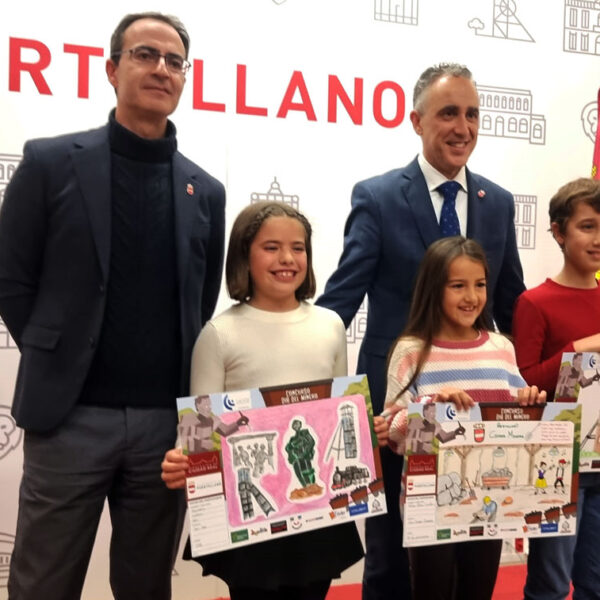 Participación masiva de escolares en el Primer Concurso de Dibujo en Honor al Día del Minero