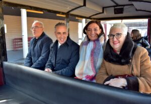 Repsol Suministrará Combustible Renovable para Impulsar la Cabalgata de Reyes y el Tren Turístico: 1.000 Litros de Compromiso Ecológico