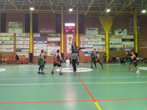 Movialsa /Baloncesto Criptana obtiene una agónica victoria ante el colista