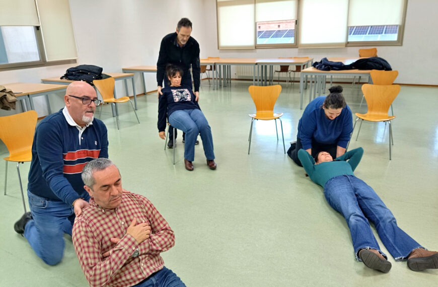 Capacitación Vital: Trabajadores Municipales se Especializan en Reanimación y Manejo de Desfibriladores en Espacios Públicos