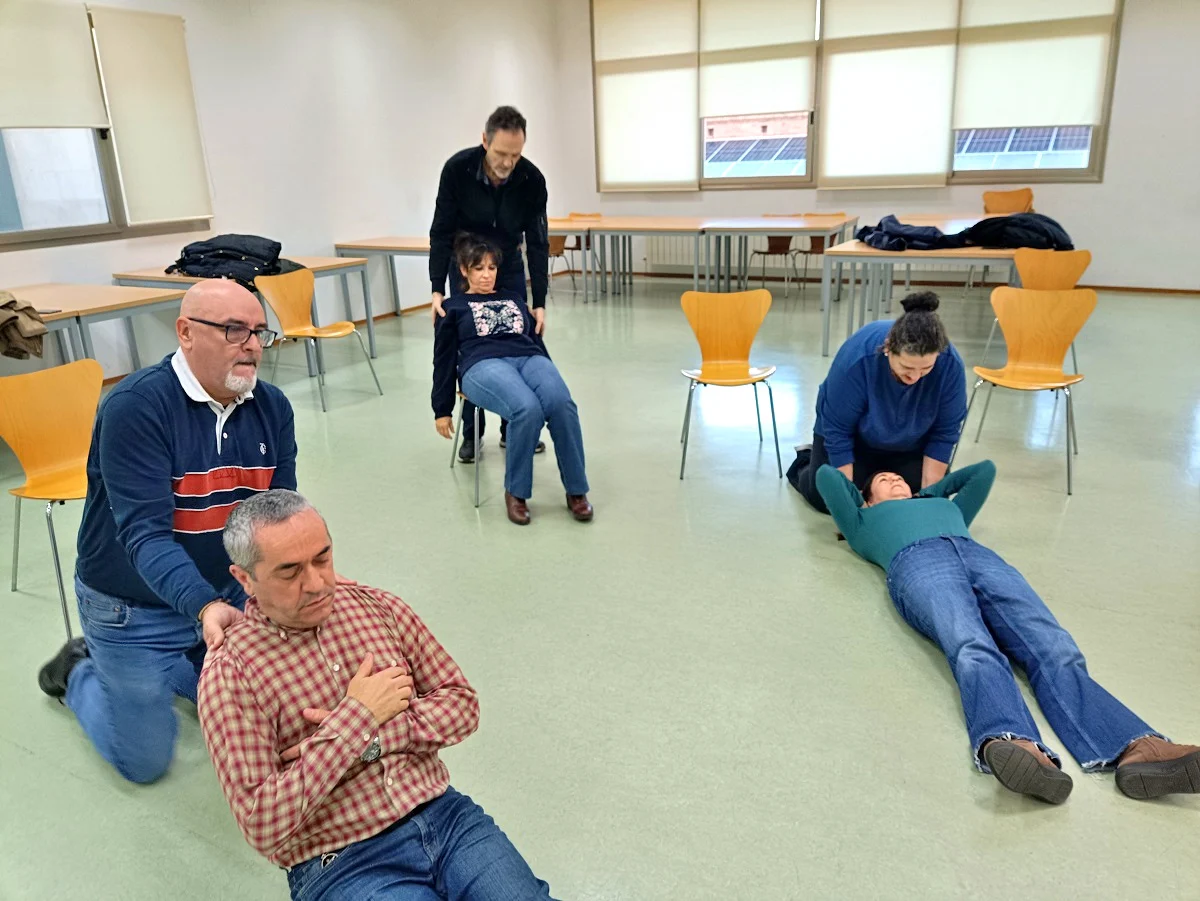 Capacitación Vital: Trabajadores Municipales se Especializan en Reanimación y Manejo de Desfibriladores en Espacios Públicos