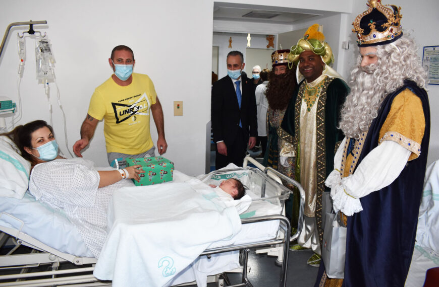 La Ilusión llega al Hospital Santa Bárbara: Reyes Magos Sorprenden con Regalos a Nadia, Paula y Álex