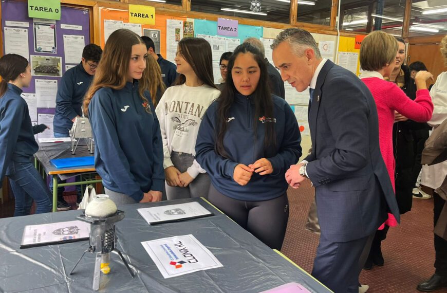 La Odisea Lunar de Miguel Ángel Ruiz y los Estudiantes de Inmaculada Enpetrol