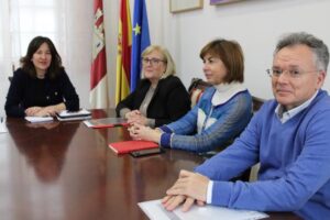 Blanca Fernández destaca la colaboración con Cruz Roja para proteger a los vulnerables de Ciudad Real