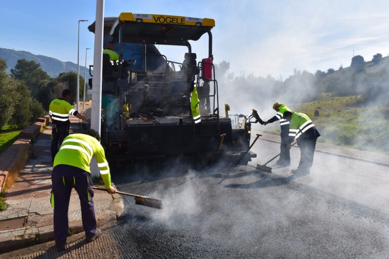 El Programa de Mejora Vial Avanza: Cinco Nuevas Barriadas Recibirán Asfalto Fresco