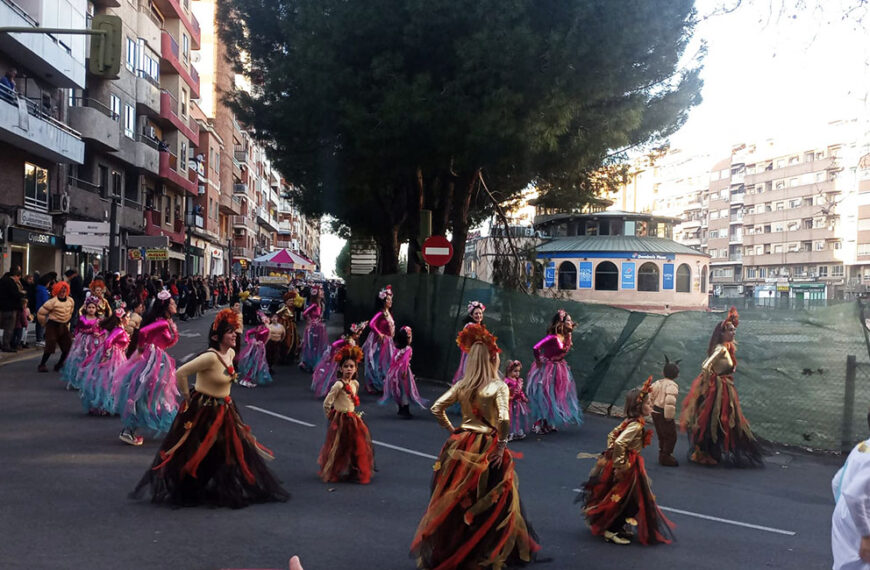 Estudiantes Mantienen Viva la Tradición de Carnaval en Puertollano con Vistoso Desfile Infantil