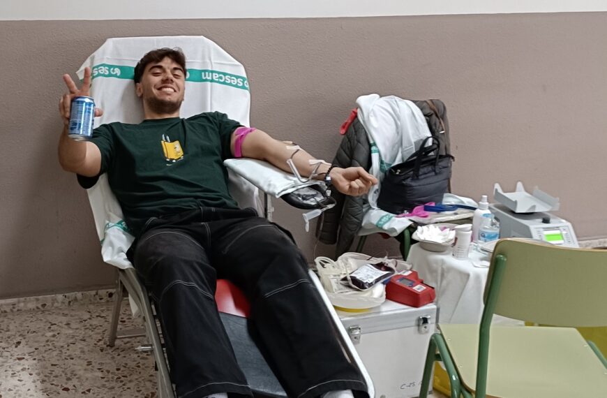 Jornada Solidaria en CIFP Virgen de Gracia: Más de Cien Entre Alumnos y Personal Donan Sangre