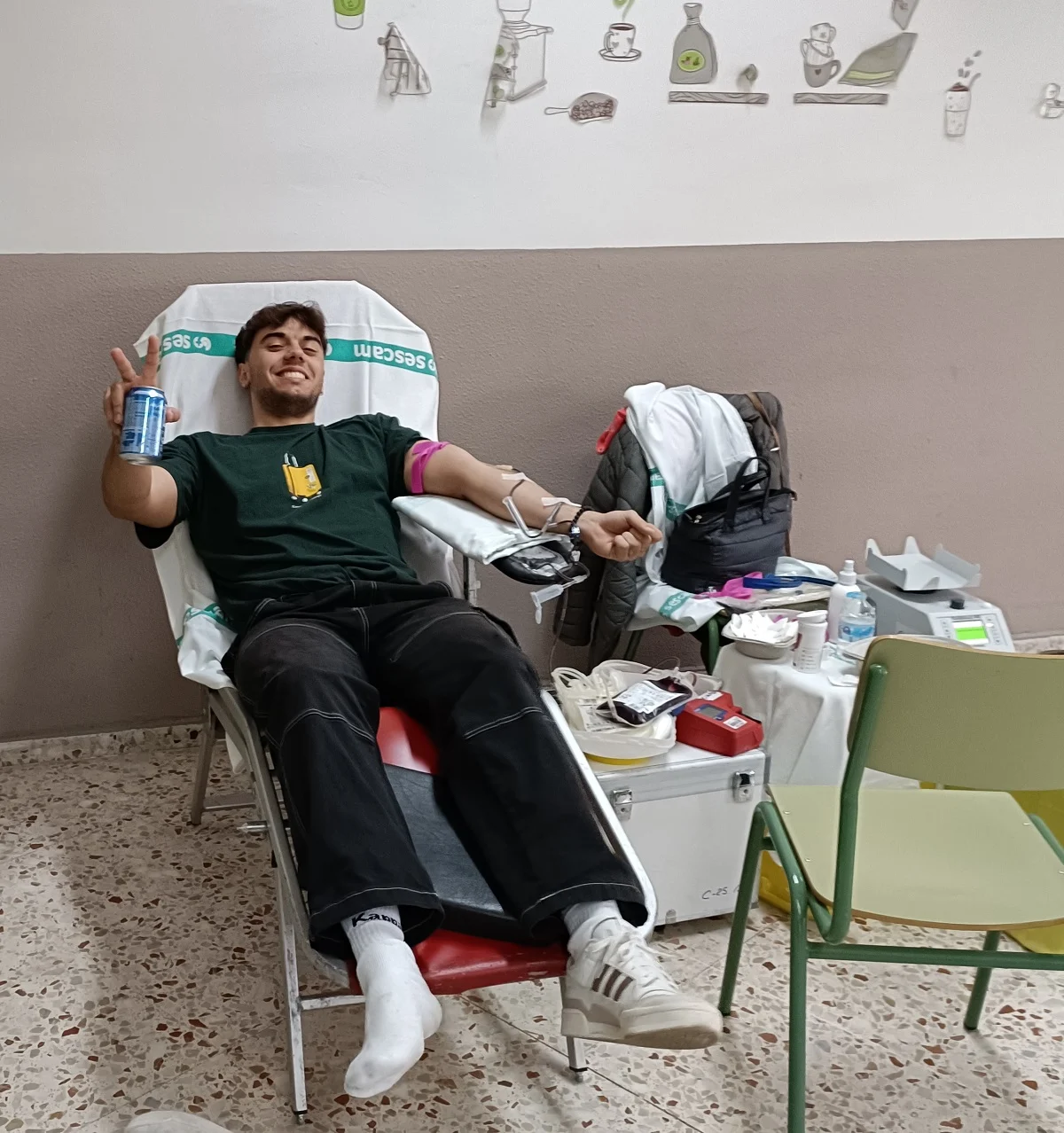 Jornada Solidaria en CIFP Virgen de Gracia: Más de Cien Entre Alumnos y Personal Donan Sangre