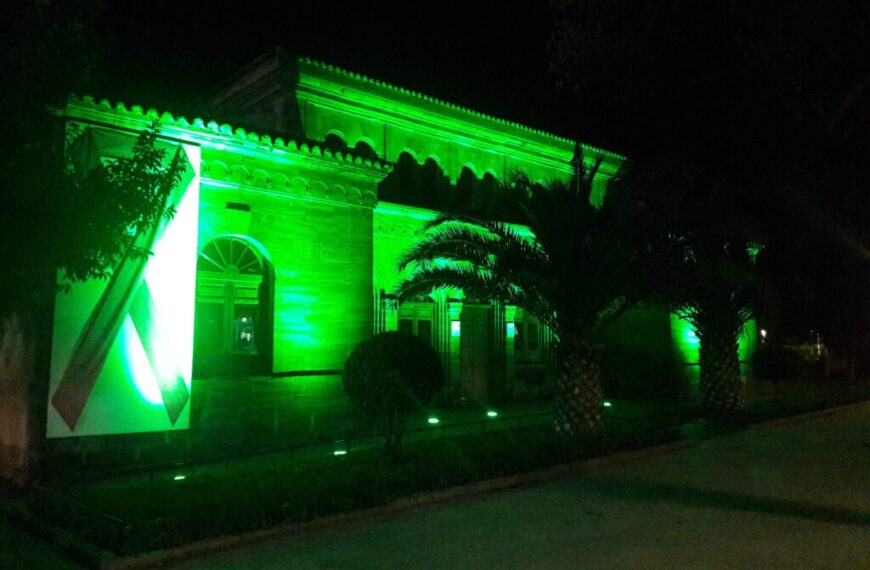Verde Esperanza Ilumina los Monumentos de Puertollano en la Conmemoración del Día Mundial contra el Cáncer
