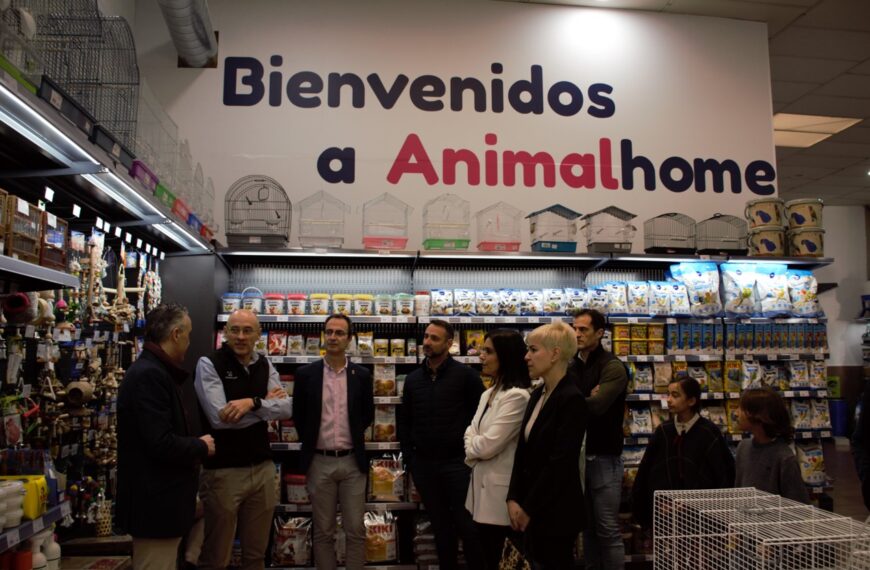 Animal Home inaugura su nueva megatienda de accesorios para mascotas en Puertollano