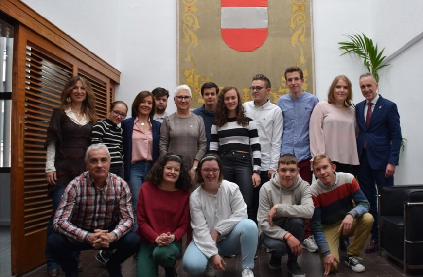 El Alcalde Renueva su Compromiso y Apoyo a la Comunidad Educativa de Aspades-La Laguna