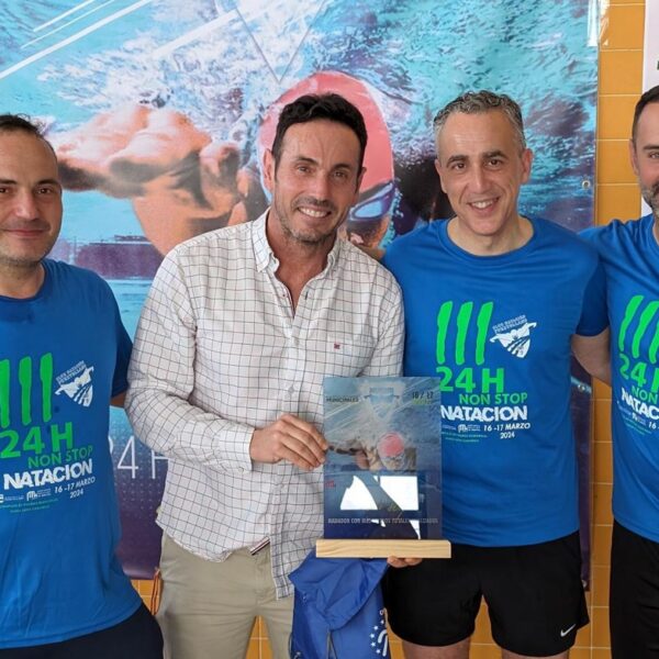 Imparable: El Club Natación Puertollano Rompe Barreras al Nadar una Cifra Récord en 24 horas