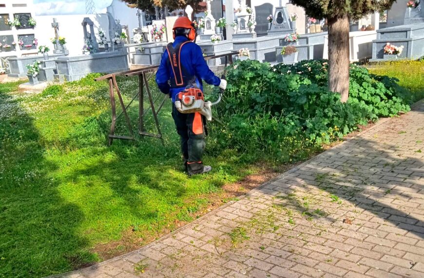 Operativo especial de acondicionamiento en el cementerio de «El Villar» en vísperas del Día del Padre