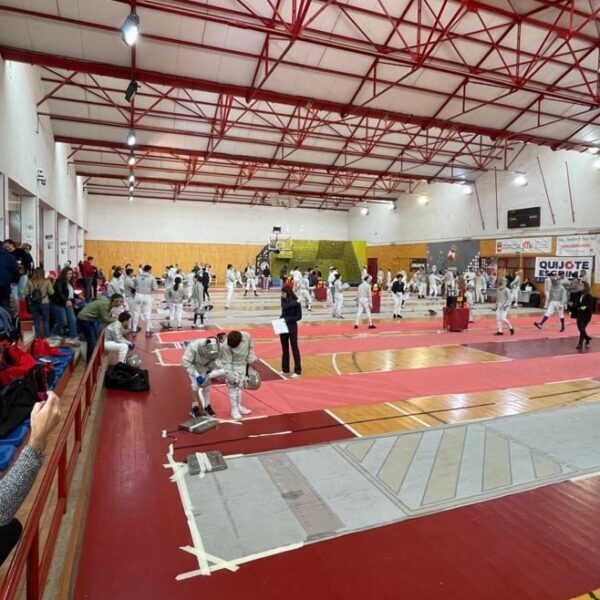 Éxito de Convocatoria: Casi 100 Esgrimistas Se Dan Cita en la Octava Edición del Circuito Nacional de Esgrima Quijote