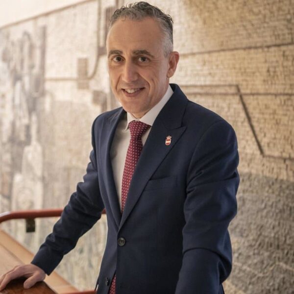 PSOE e IU Exigen al Alcalde de Puertollano Explicaciones Sobre la Supuesta Filtración en Oposiciones