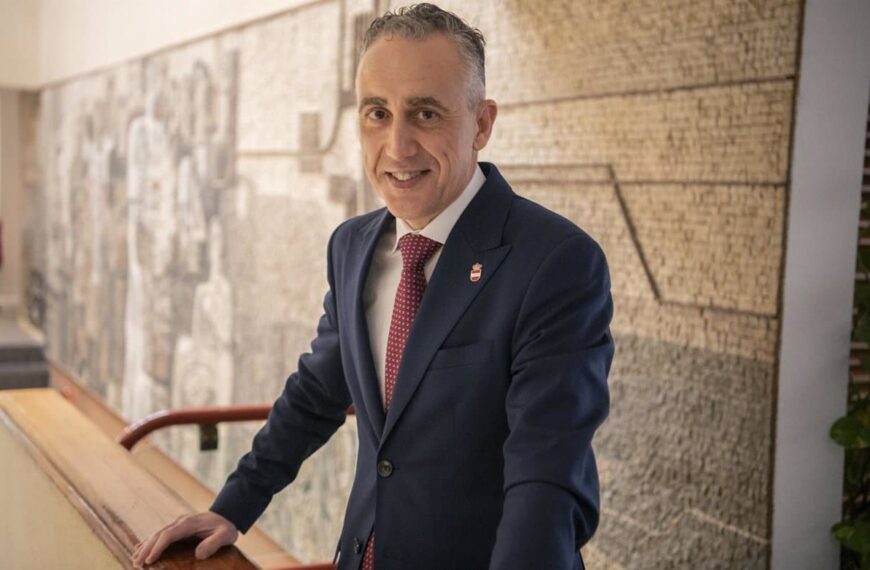 PSOE e IU Exigen al Alcalde de Puertollano Explicaciones Sobre la Supuesta Filtración en Oposiciones