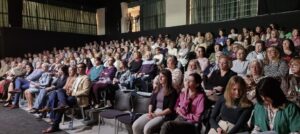 Participación activa de casi 200 asistentes en el seminario sobre prevención y tratamiento del cáncer de cérvix