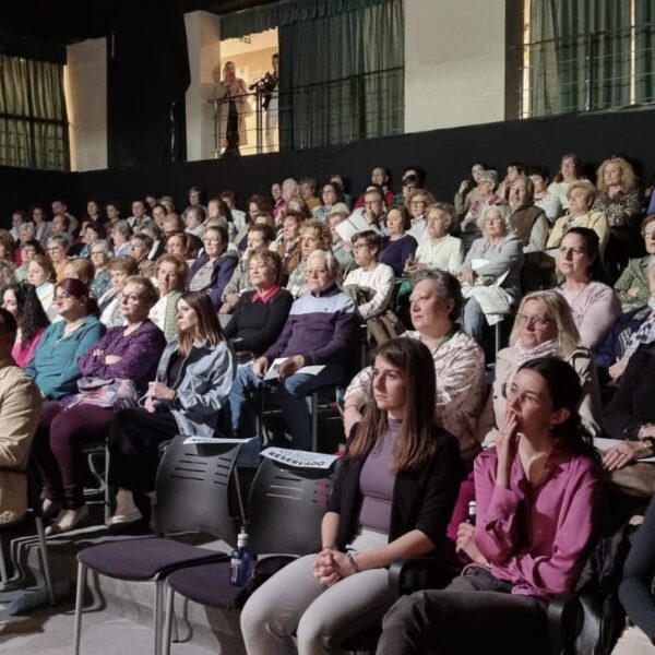 Participación activa de casi 200 asistentes en el seminario sobre prevención y tratamiento del cáncer de cérvix