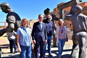 Pepe Noja, Creador del ‘Monumento al Minero’, Honrado con una Plaza en Puertollano por su Legado Artístico