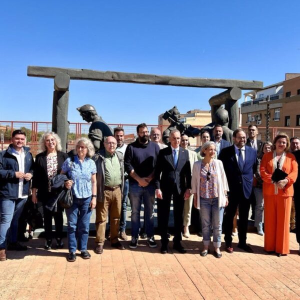 Puertollano Honra a Pepe Noja: Una Plaza Dedicada al Escultor y su Legado Artístico