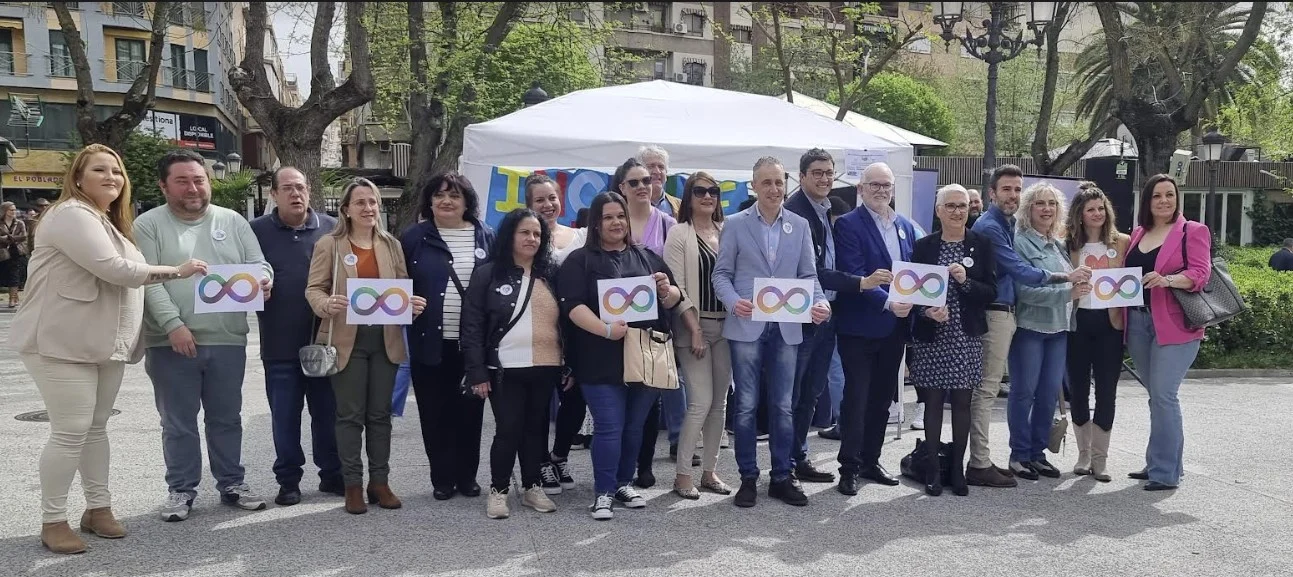 Puertollano muestra su apoyo a la comunidad del espectro autista con actos de sensibilización