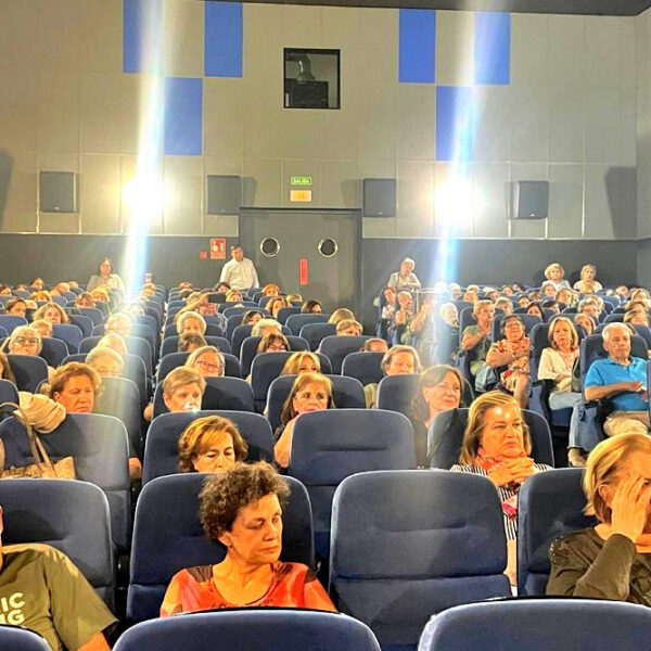 Cierre Exitoso de los ‘Lunes Violeta’ con Gran Acogida en la Última Función del Ciclo de Cine