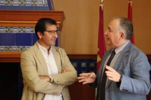 Colaboración entre Gobierno regional y FECIR para reivindicar infraestructuras clave en la provincia