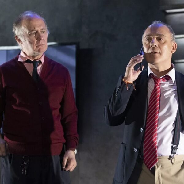 “El traje”: Javier Gutiérrez y Luis Bermejo lideran el elenco en una hilarante comedia negra en el Auditorio