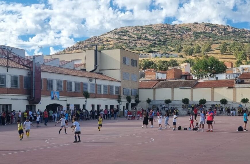 Éxito Rotundo: El Colegio Salesiano Recibe a 2000 Visitantes en su Jornada de Puertas Abiertas