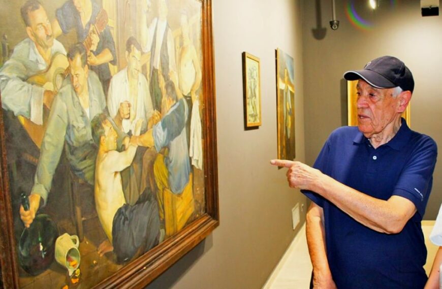 Homenaje permanente: Una placa conmemorativa celebra la trayectoria del pintor Manuel Prior