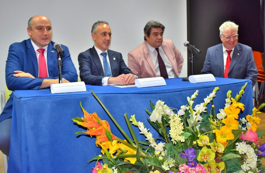 Inicio de una Nueva Etapa: El Alcalde de Puertollano Recibe a los Residentes Sanitarios en el Hospital Local