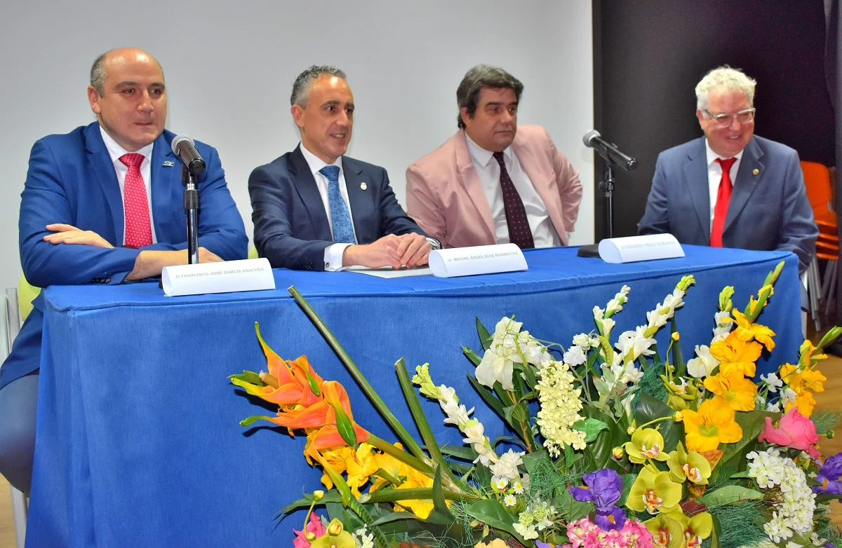 Inicio de una Nueva Etapa: El Alcalde de Puertollano Recibe a los Residentes Sanitarios en el Hospital Local