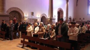 Reconocimiento a Nuevos Miembros: Dieciocho Individuos Honrados con la Medalla de la Hermandad de la Vera Cruz y Nuestra Señora de la Soledad